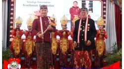 Kasad Terima Gelar Kesultanan Bangkalan Madura